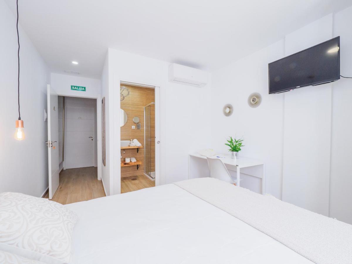Cubo'S Hostal William'S Sunny 4 With Breakfast Torre de Benagalbon Exterior photo